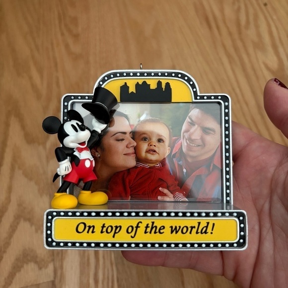 2021 Hallmark ON TOP OF THE WORLD Disney Mickey Mouse Keepsake Ornament - Picture 4 of 7